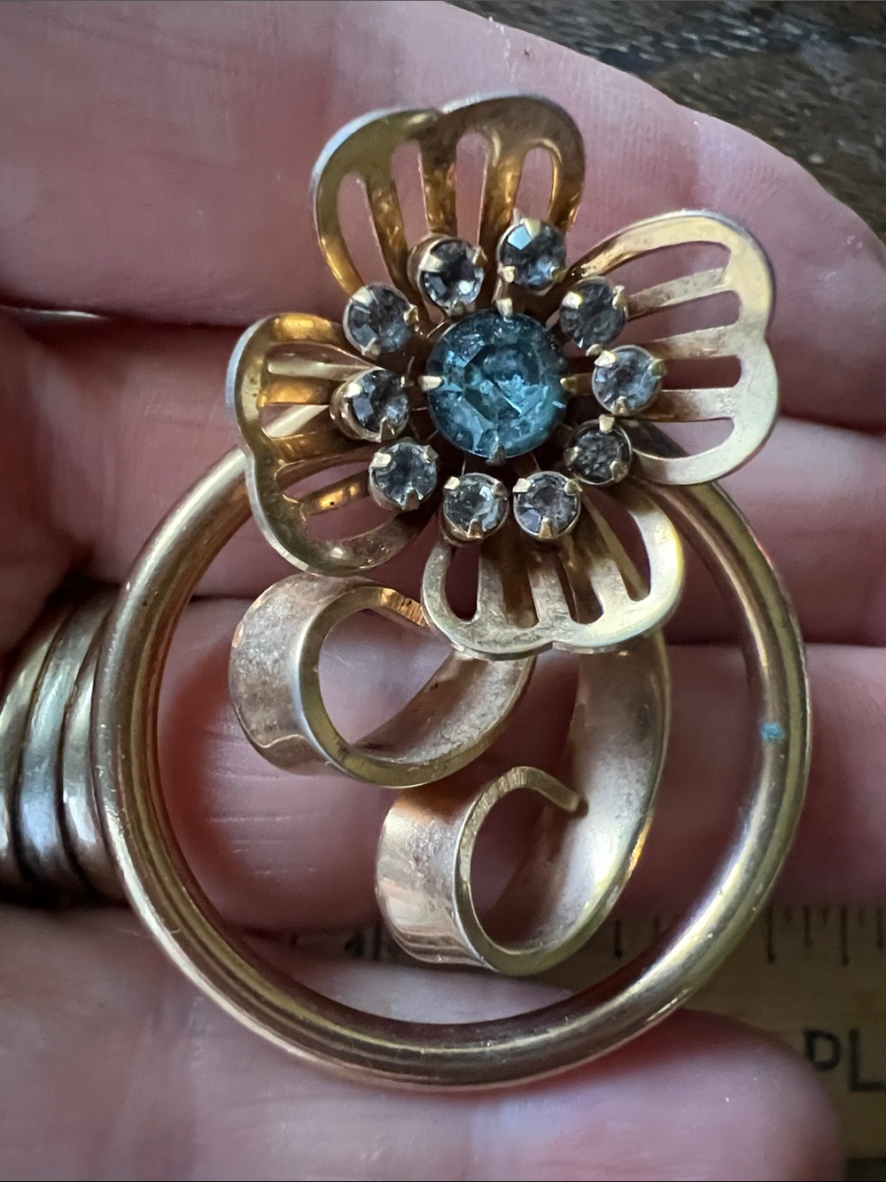 Stunning Vintage Gold filled blue stone pendant brooch